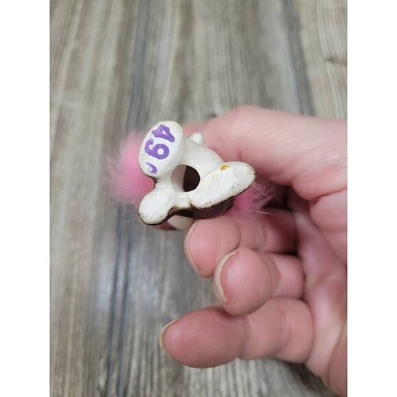 Vintage Kitsch Kitty Figurine, Kitten Fur Edged Hat - Picture 5 of 5